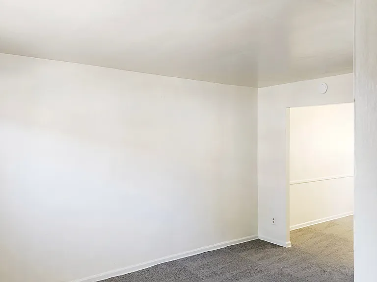 2601 N Heald St — Photo 13
