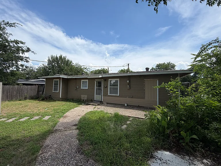 1109 E Inwood Dr — Photo 17