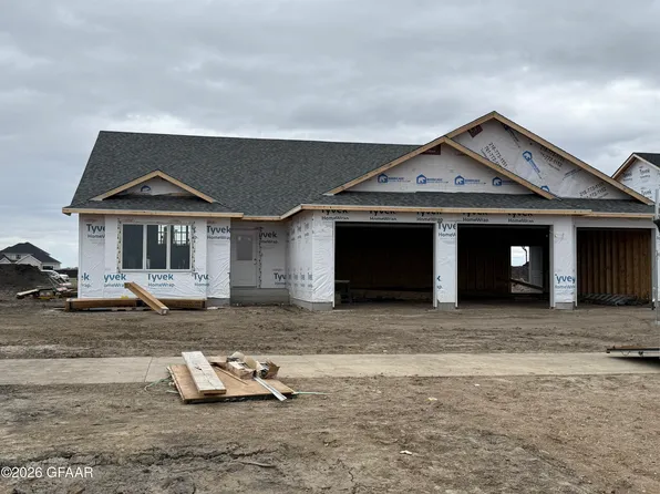 6629 S 20th St, Grand Forks, ND 58201