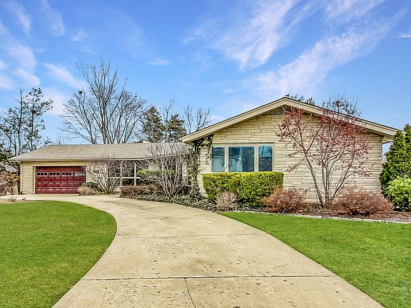 2nd image of 1309 Shagbark Dr