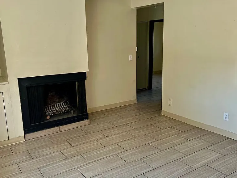 6640 Dublin Loop W — Photo 7