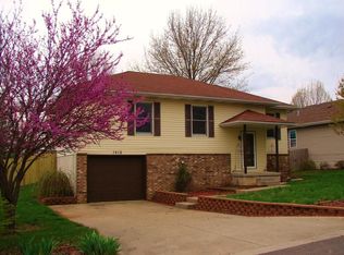 1512 W Daniels St, Ozark, MO 65721