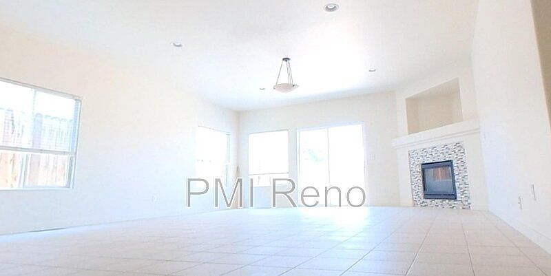 2nd image of 663 Canary Cir