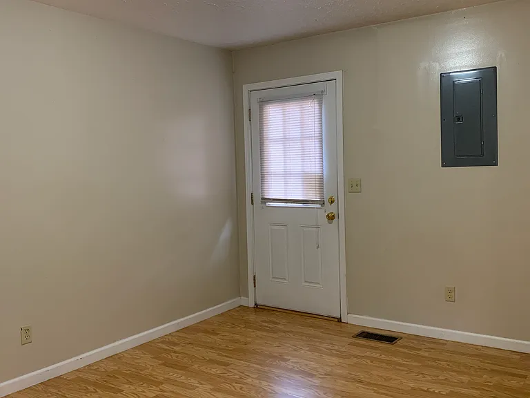 151 Cove Dr #4 — Photo 9