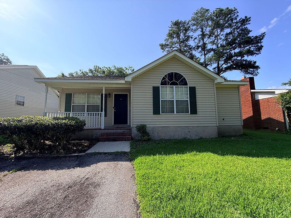 1st image of 412 Sproles Ave E