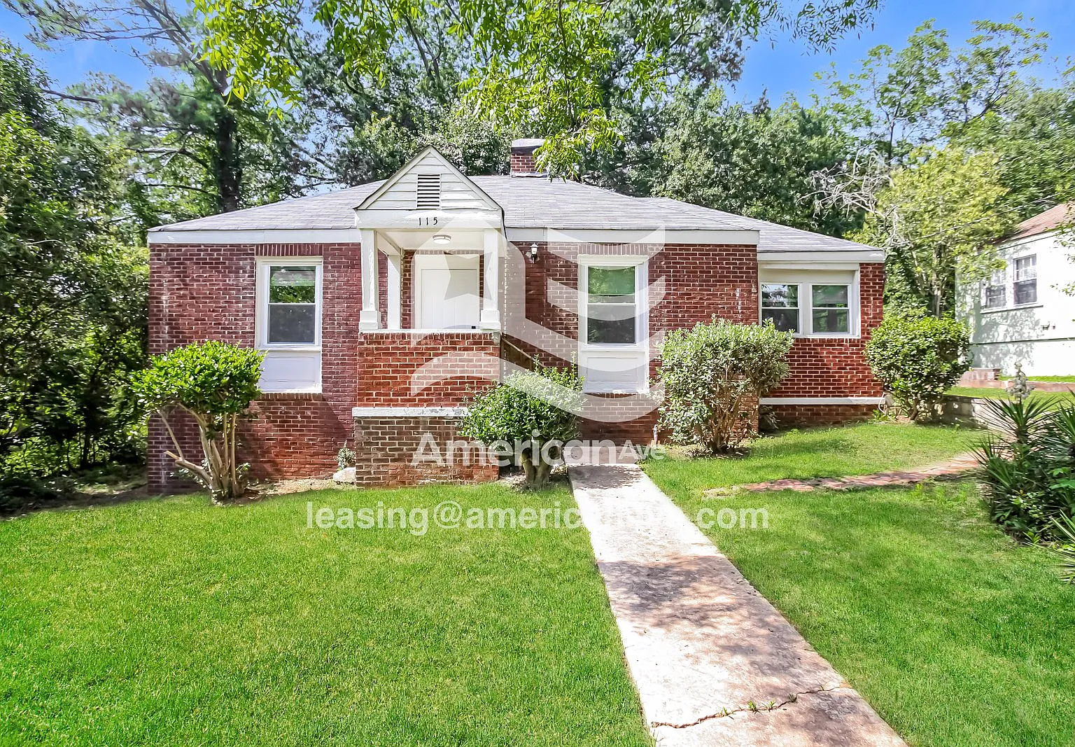 3 bed, 1.0 bath, 1136 sqft, $1,290 — Photo 1