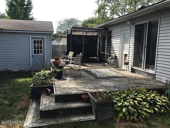 5th image of 1394 Brookmark St SE