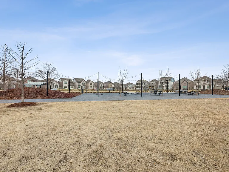 3325 Switch St — Photo 21