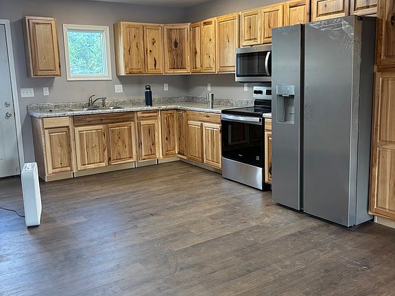 2nd image of 145 N Oak St #2