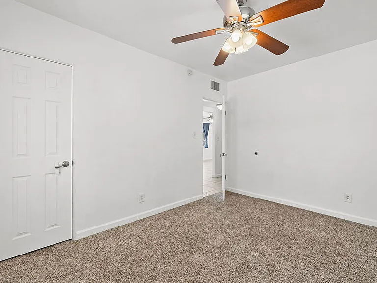 1536 E Waverly St — Photo 14
