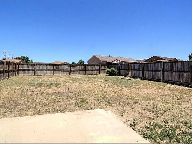 295 W Coral Dr — Photo 9