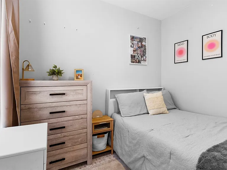 181 W 5th St #2 — Photo 9