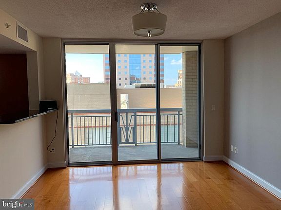 5th image of 1020 N Highland St Unit 713