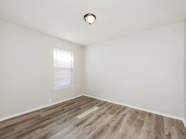 833 Lariat Dr — Photo 13
