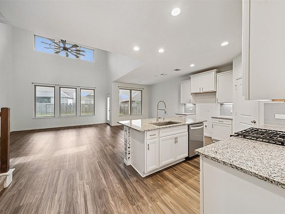 3rd image of 934 Youth Water Rd