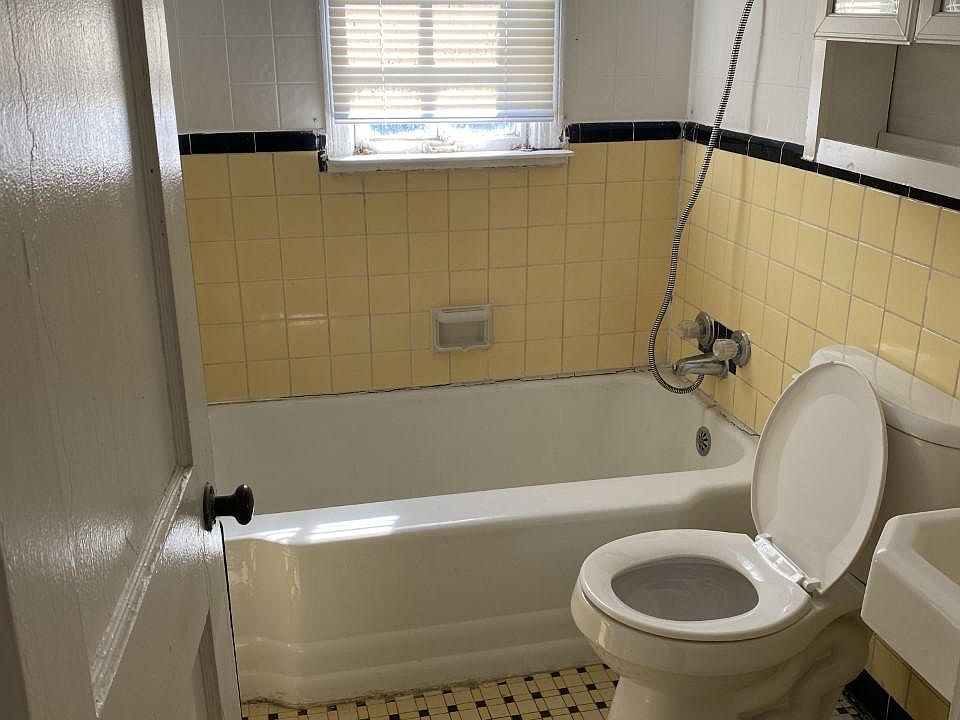 2nd image of 1130 Christine Ave APT 14