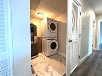 5th image of 365 Newport Ave #3
