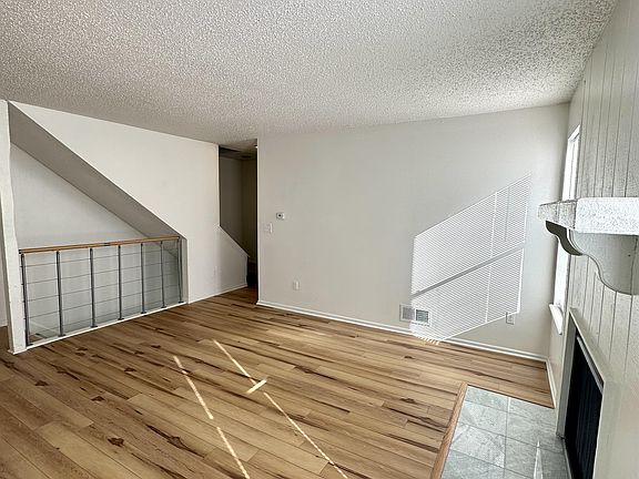 4th image of 3024 Eaton St #3030