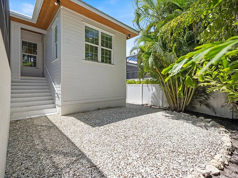 3919 Roberts Point Rd — Photo 40