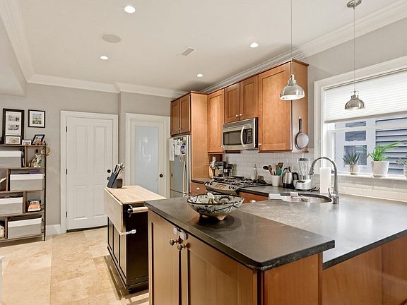 5th image of 200 South St #3