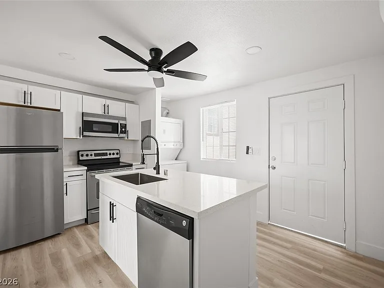 623 N 10th St #B — Photo 3