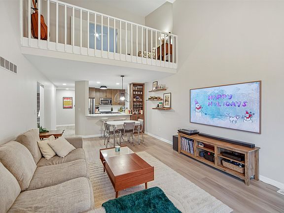 4th image of 2329 Glenwood Dr #43