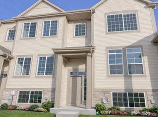 245 Regency Ct Unit B, Wauconda, IL 60084