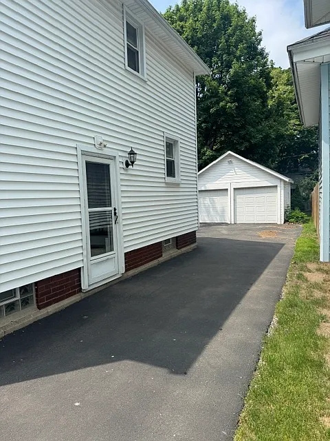 2 bed, 1056 sqft, $2,450 — Photo 3