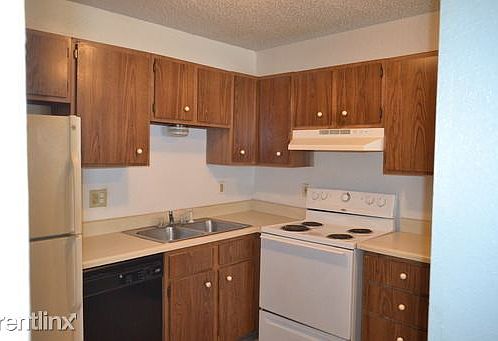 2nd image of 2903 Freeman Ave APT 20