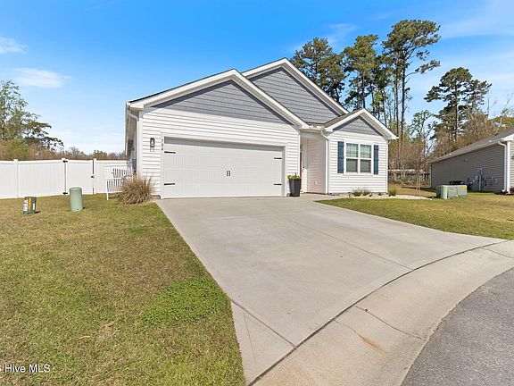 3rd image of 704 Ripple Court