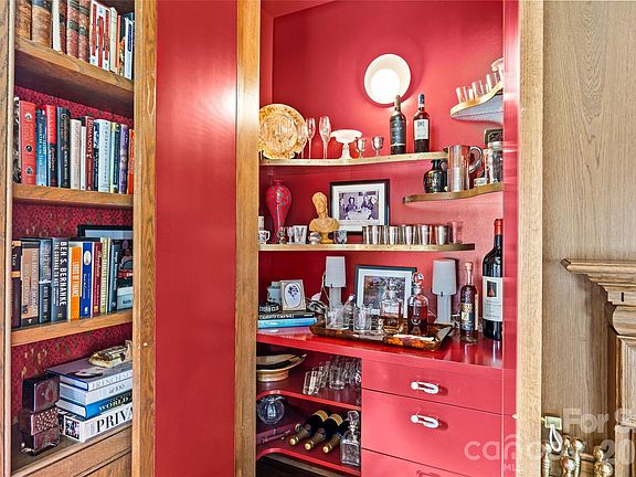 5th image of 3815 Foxcroft Rd