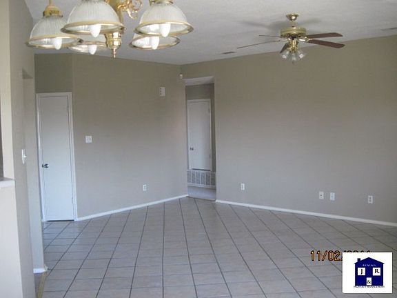2nd image of 4904 Parkwood Dr