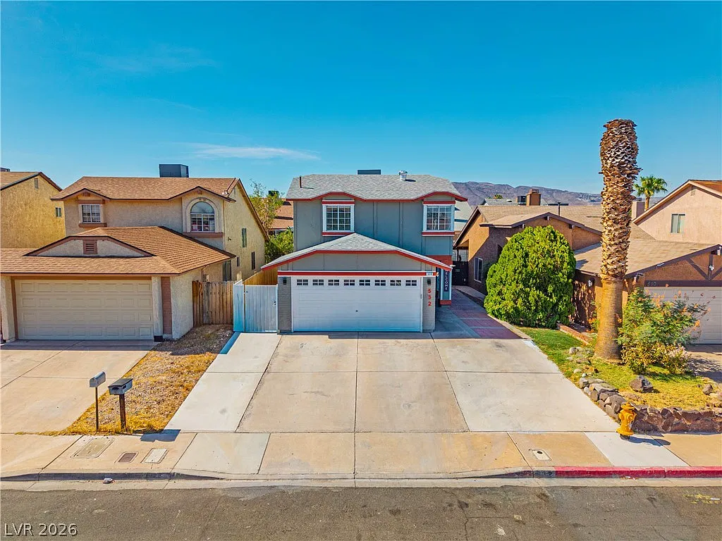 3 bed, 2.0 bath, 1477 sqft, $1,995 — Photo 3