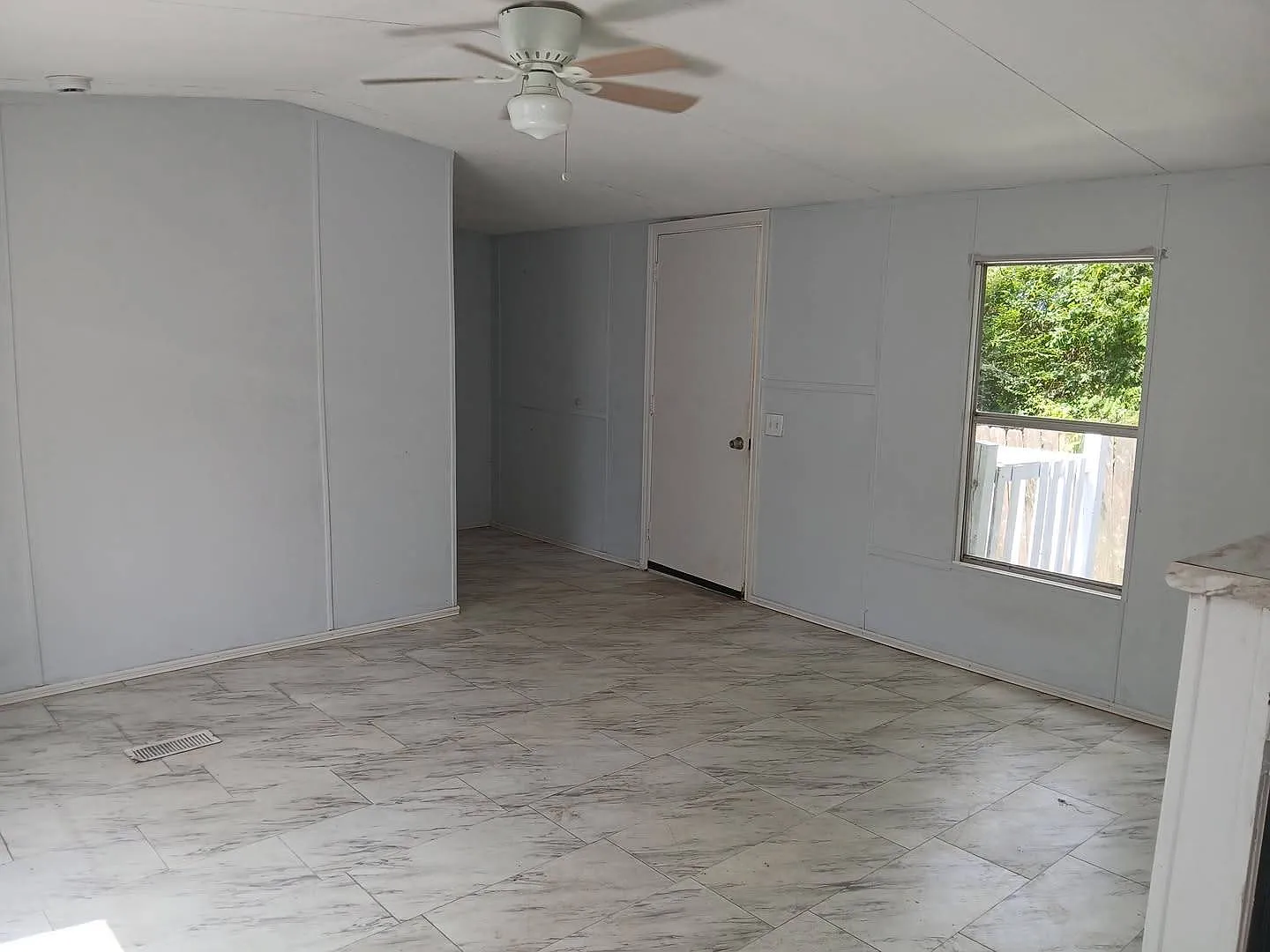 3 bed, 2.0 bath, $1,250 — Photo 4