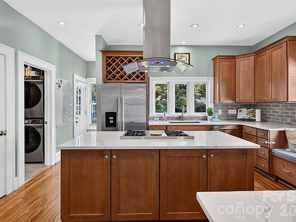 4th image of 243 Keswick Ave
