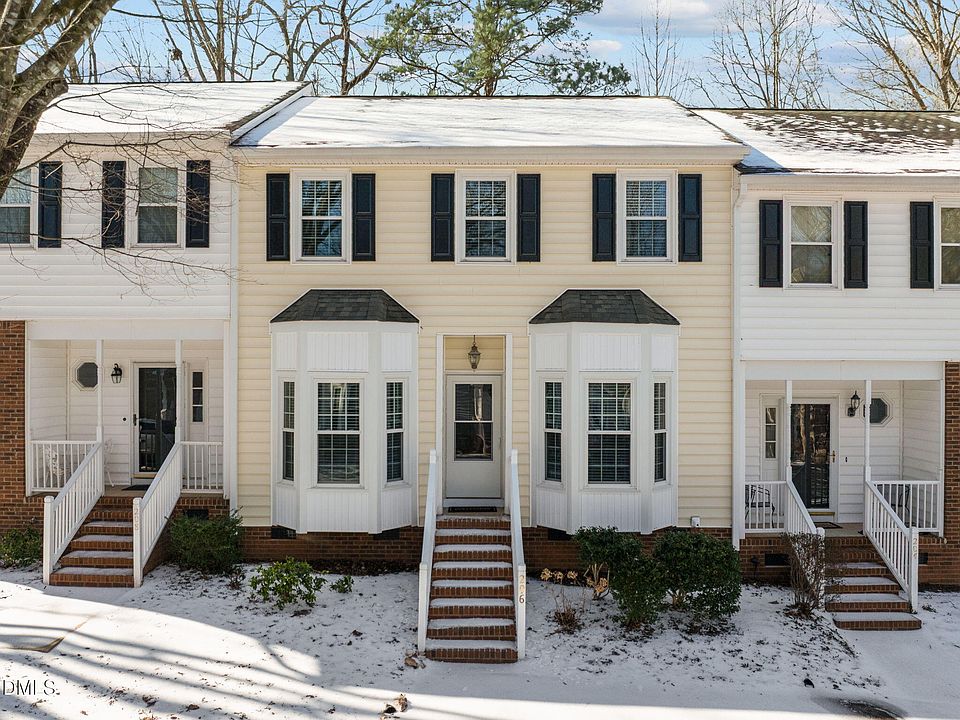 1st image of 206 Riverwalk Cir