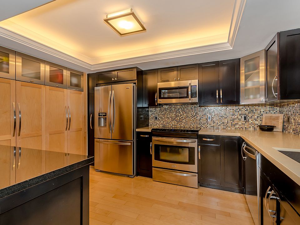 2 Tone Custom Cabinets