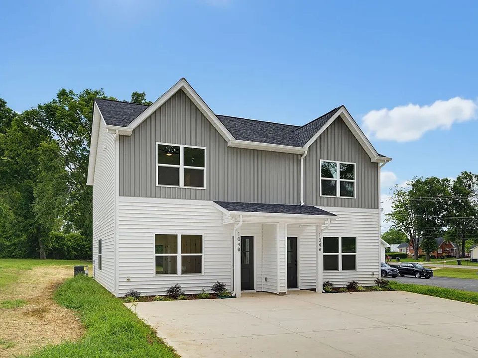 104 Maple Ave NW #B