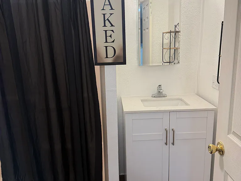1st floor bath