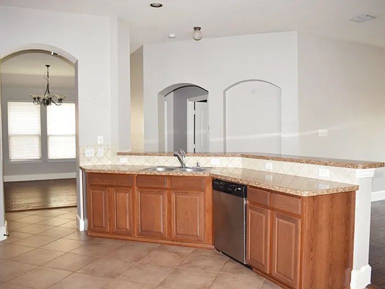 10312 Colfax Dr — Photo 3