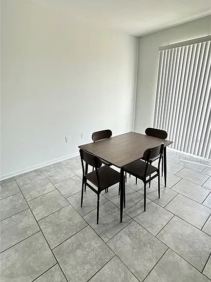 3255 Laurent Loop — Photo 3