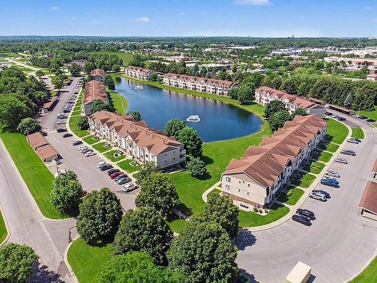 Indian Lakes Apartments — Photo 49