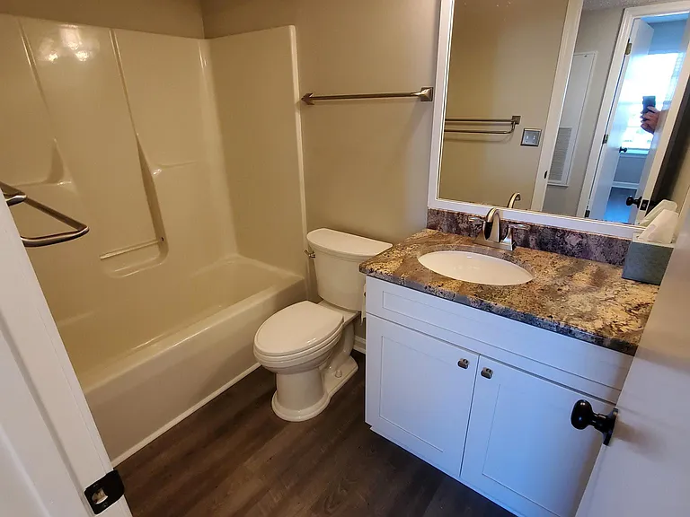 2258 Essex Dr #H — Photo 19