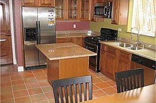 2nd image of 352 Soquel Ave