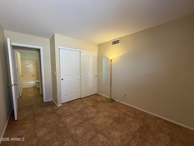 1289 W Maria Ln — Photo 16
