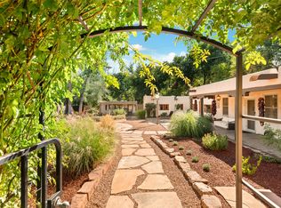 1571 Bishops Lodge Rd, Santa Fe, NM 87506