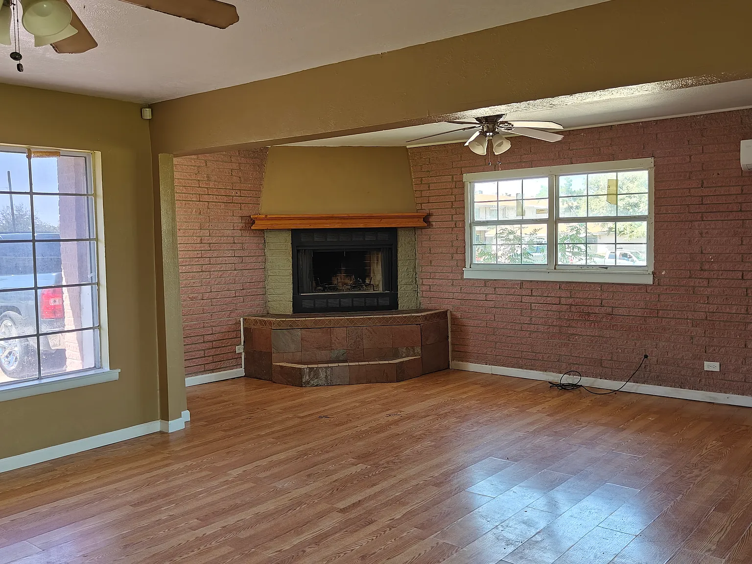 3 bed, 1342 sqft, $1,400 — Photo 3