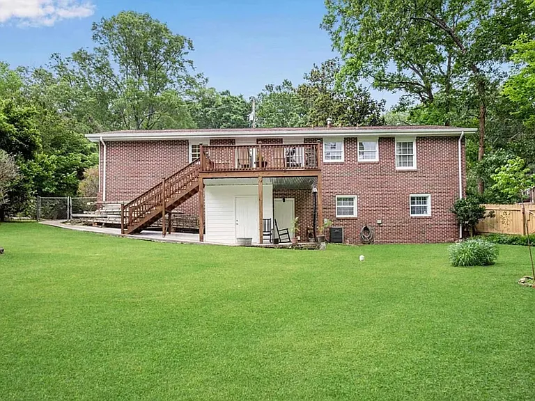 1109 Azalea Cir — Photo 22
