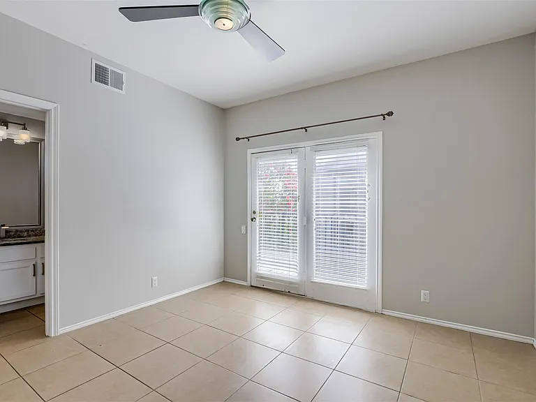 802 S 1st St #206 — Photo 7