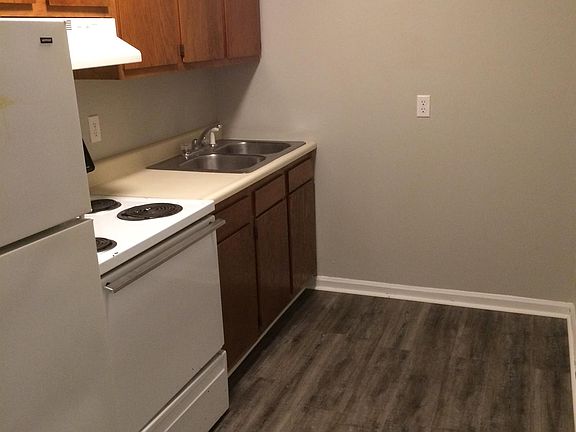 5th image of 423 Gibson Ln #17